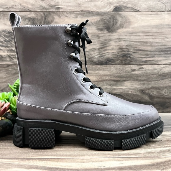 NIB BCBGeneration Ander Lace Up Combat Boots Granite Gray 9M 40 - Picture 7 of 12